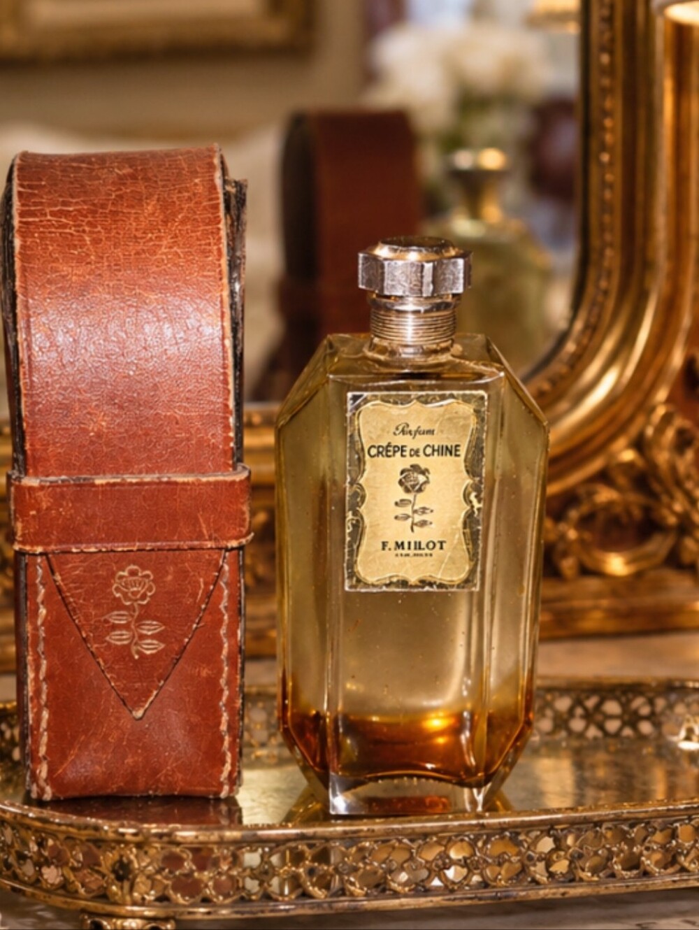 FRANCE Crepe de Chine RARE  perfume bottle In original leather case vintage 1925